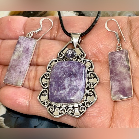 “The Peace Stone” Lepidolite Pendant & Earrings Set - Picture 7 of 13